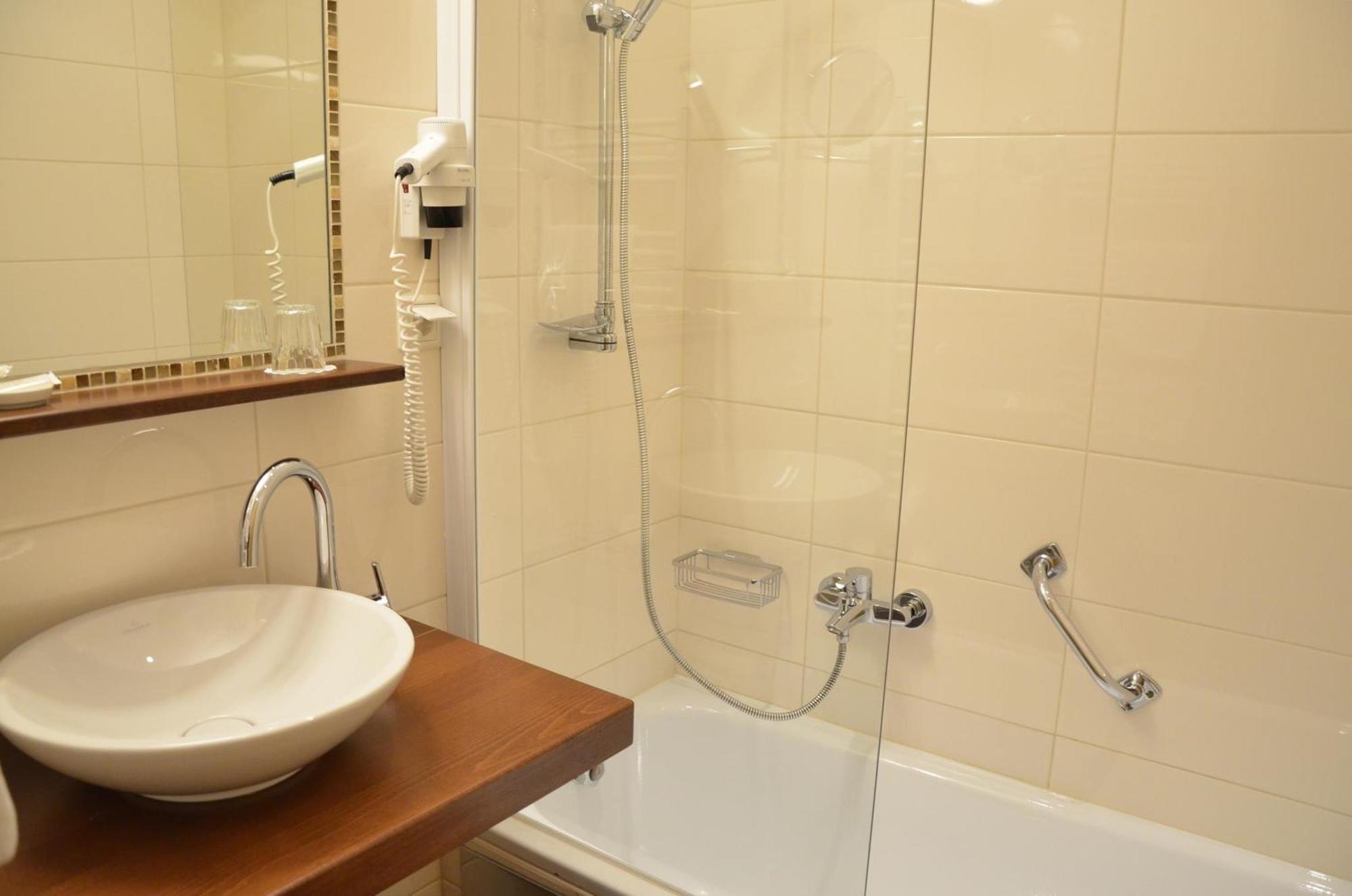 Aktivhotel Foettinger Steinbach am Attersee Kamer foto